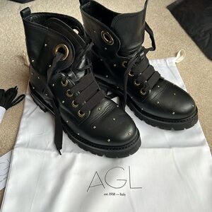 AGL black boot